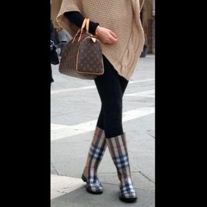 Authentic!!Burberry rain boots